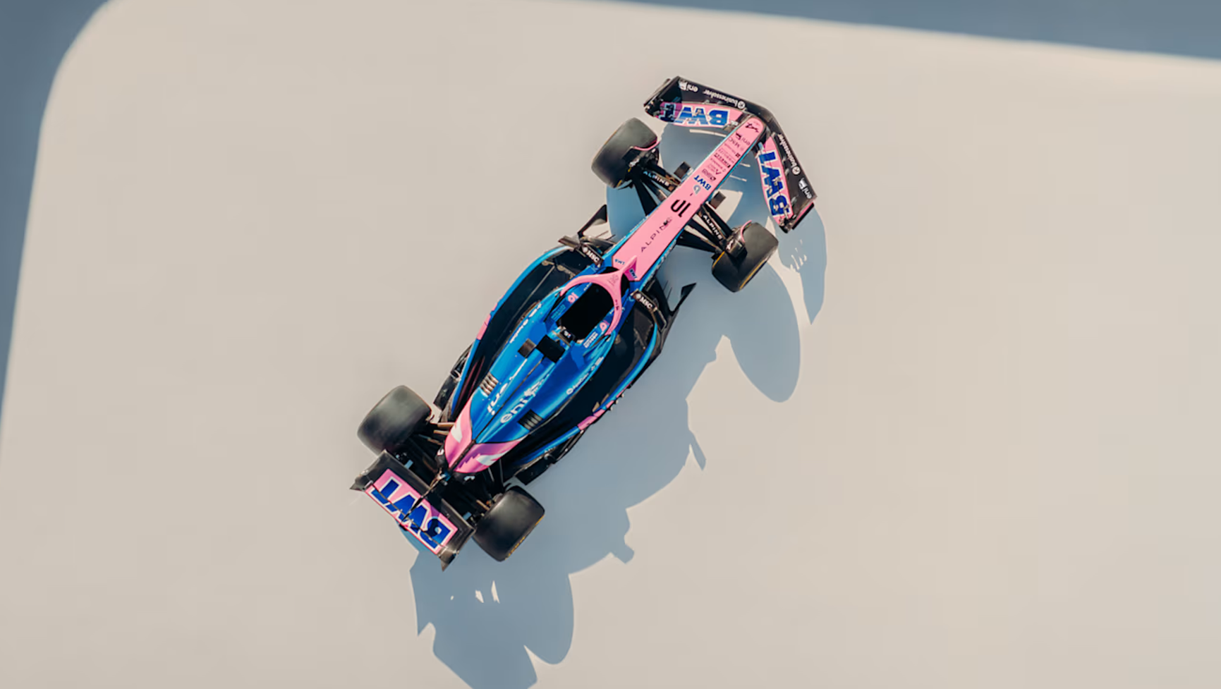 包含索伯车队险胜阿斯顿马丁,拉塞尔点燃赛场的词条 包含索伯车队险胜阿斯顿马丁,拉塞尔点燃赛场的词条