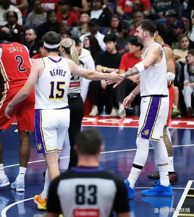 包含雄鹿横扫魔术，东契奇统治全场的词条