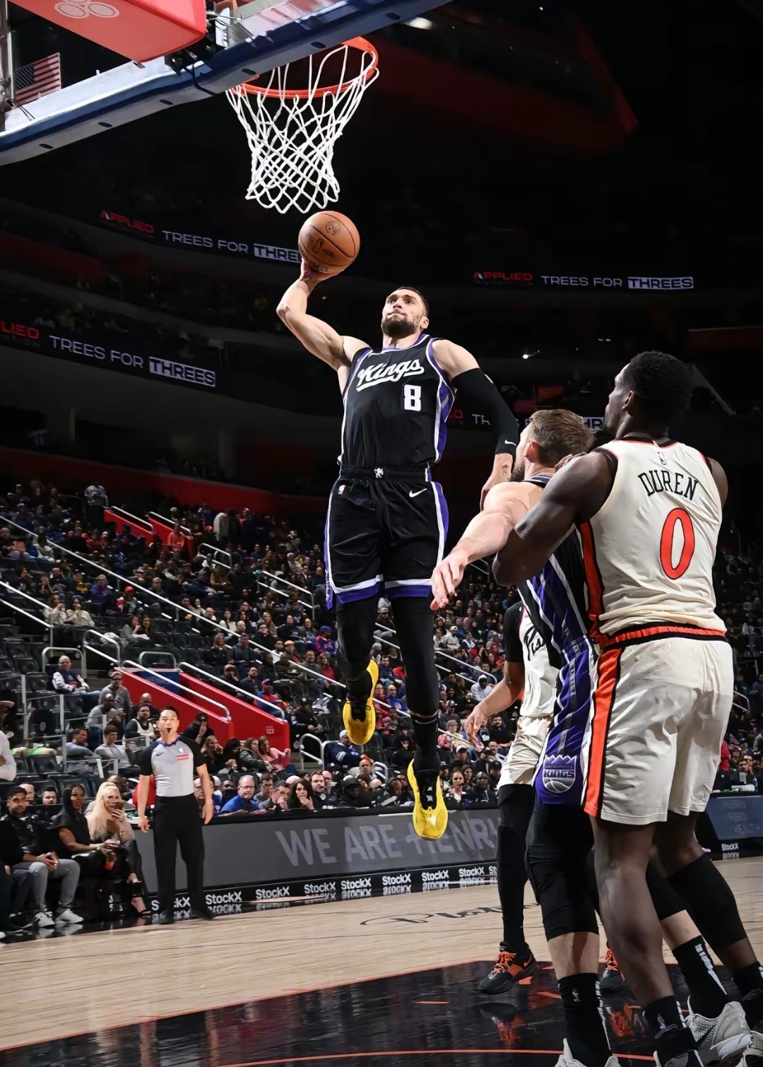 关于墨西哥男篮翻盘独行侠，艾顿三分雨点燃全场的信息