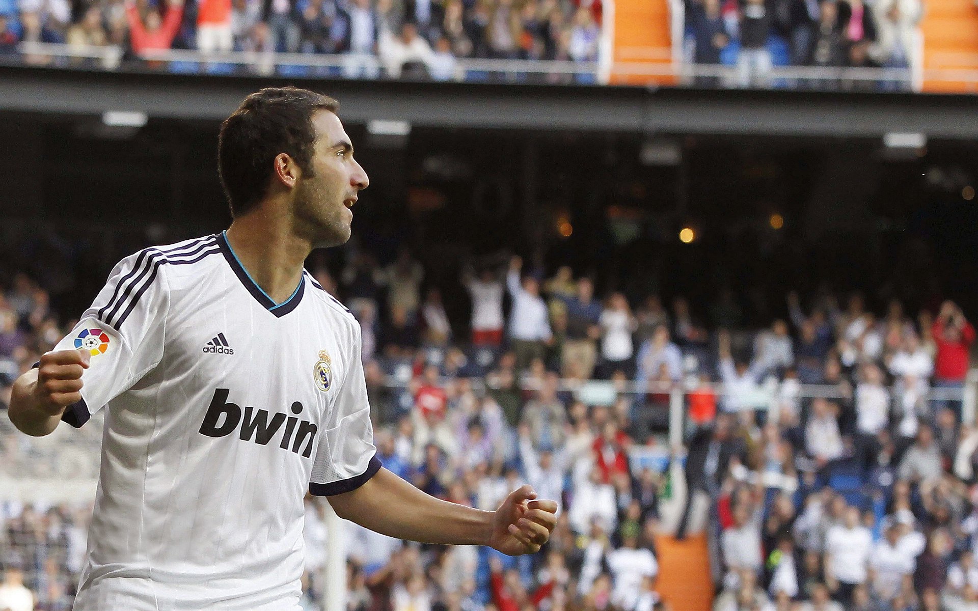 冰与火的对决，利物浦加时鏖战告捷，莱奥状态如熔岩喷涌